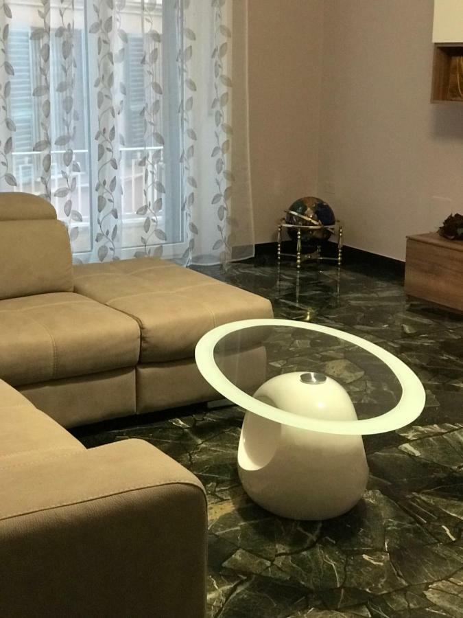 Апартаменты La Casa Di Claudia Генуя Экстерьер фото